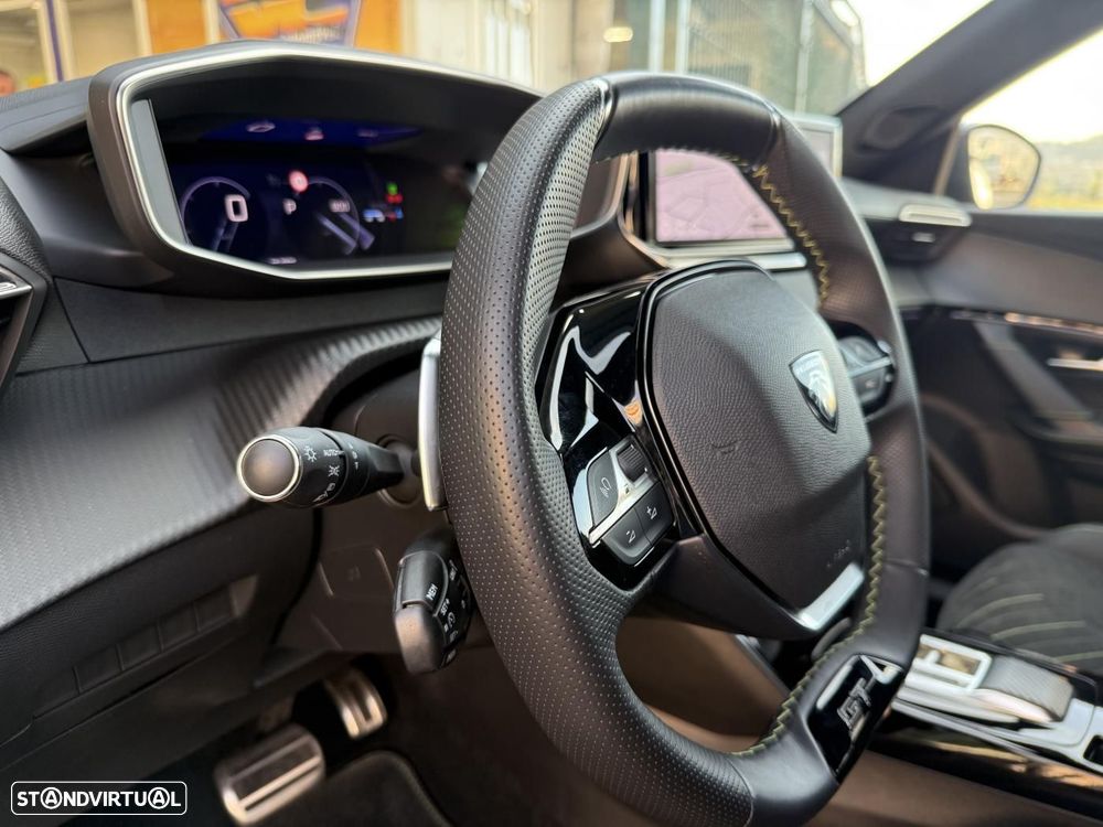 Peugeot 2008 1.2 PureTech GT EAT8 - 25