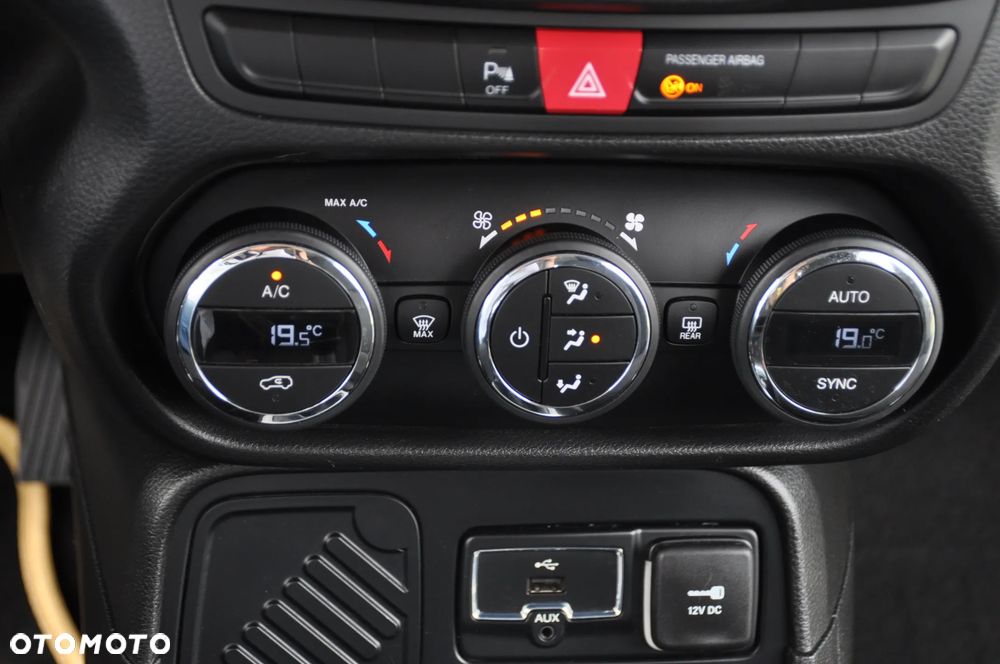 Jeep Renegade 1.4 MultiAir Longitude - 21