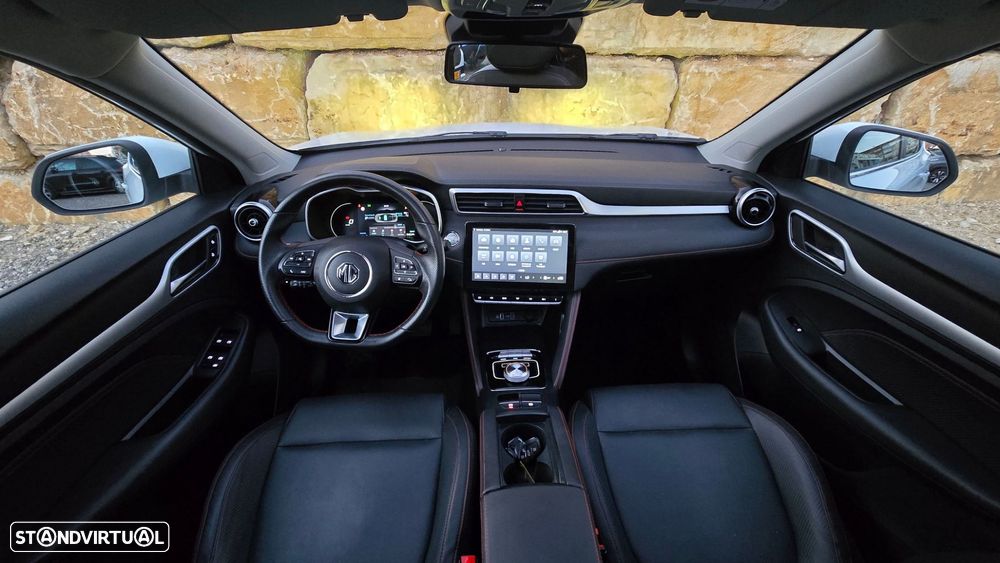 MG ZS - 10