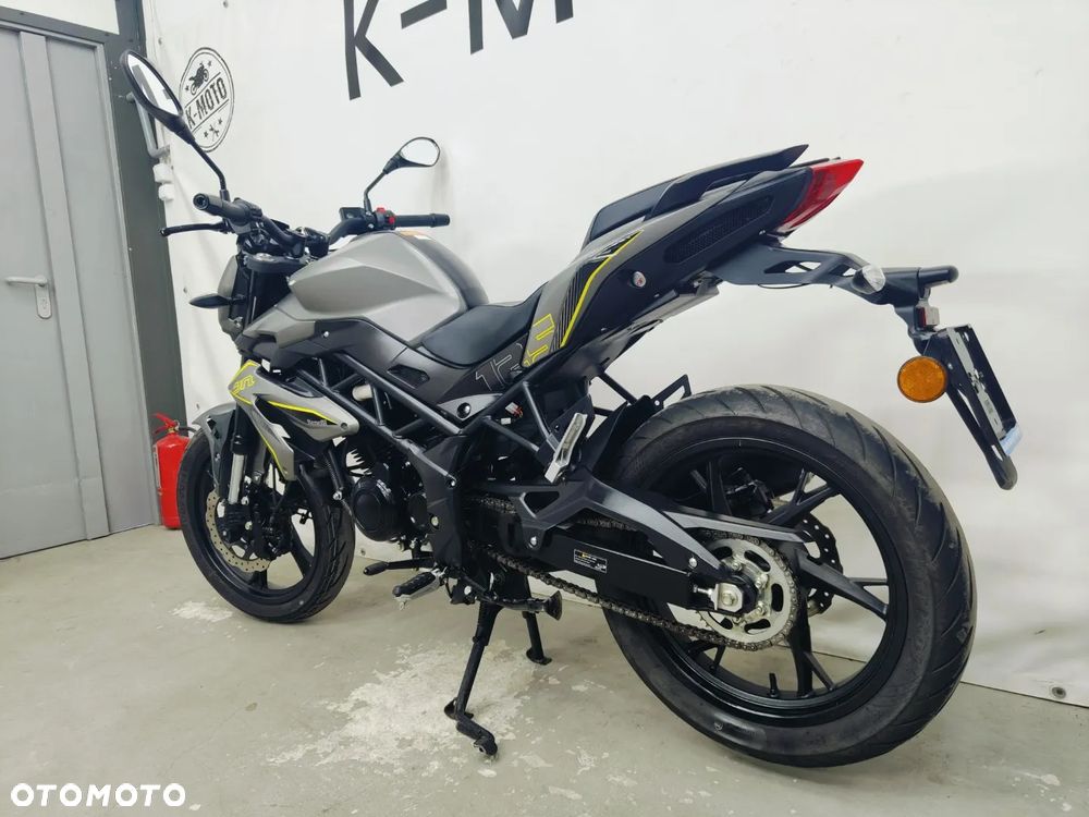 Benelli BN 125 - 27