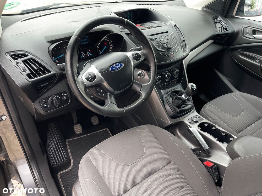 Ford Kuga - 35