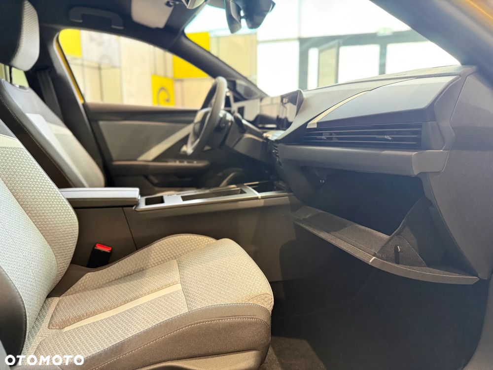 Opel Astra 1.2 T mHEV Business Edition eDTC - 29