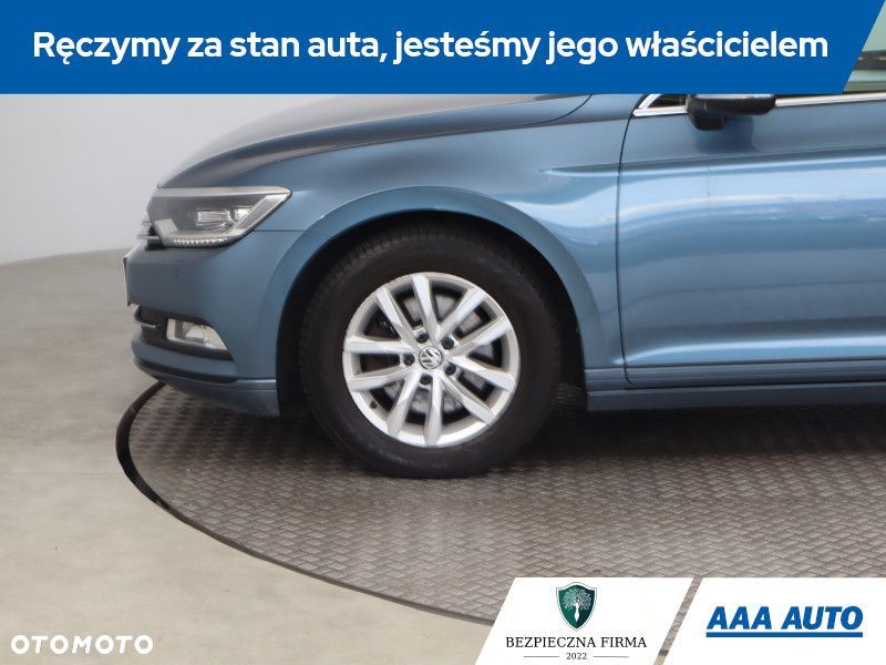 Volkswagen Passat - 16