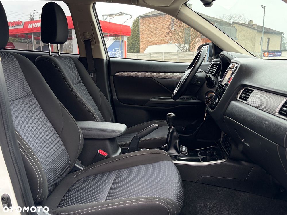 Mitsubishi Outlander 2.0 2WD Invite - 9