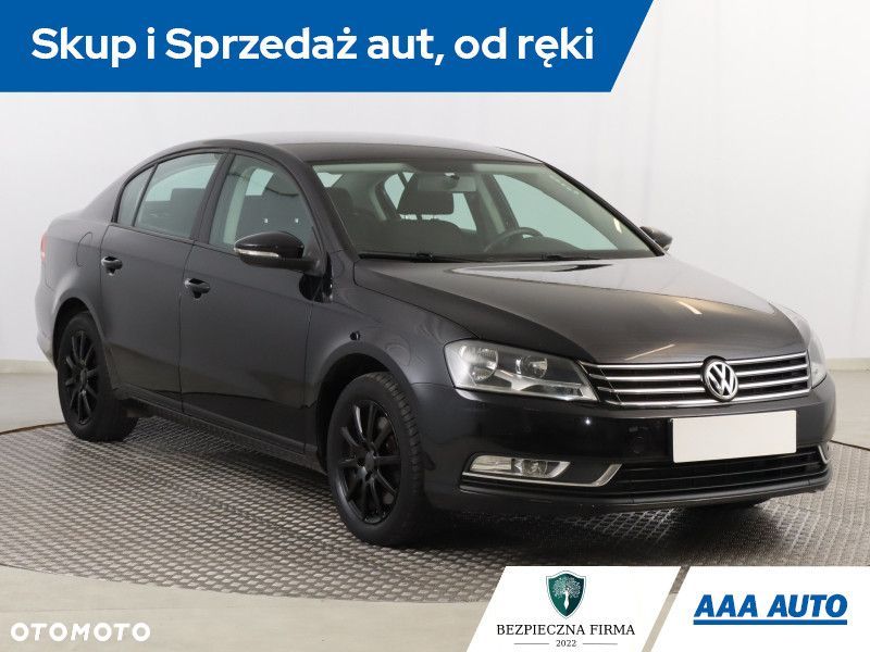 Volkswagen Passat - 2