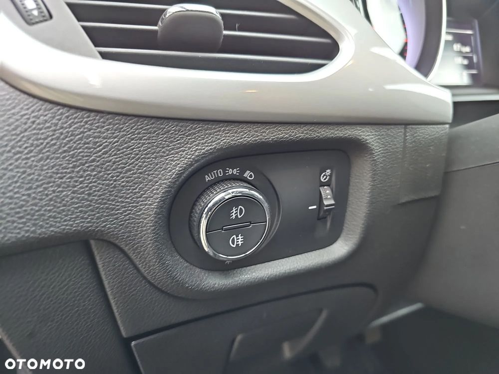 Opel Astra V 1.2 T GS Line S&S - 17