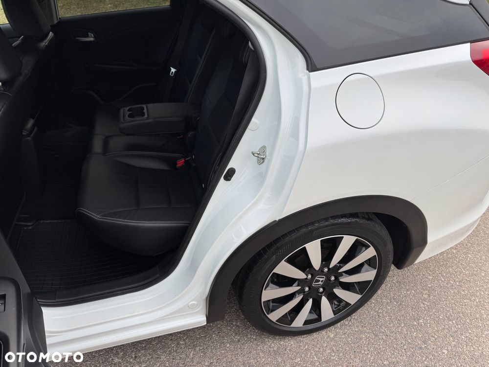 Honda Civic 1.8 i-VTEC Executive Black Edition - 23