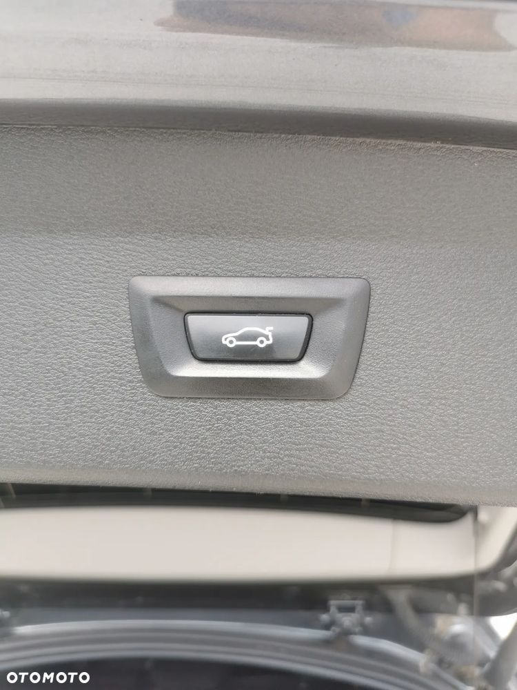 BMW X1 sDrive16d - 10