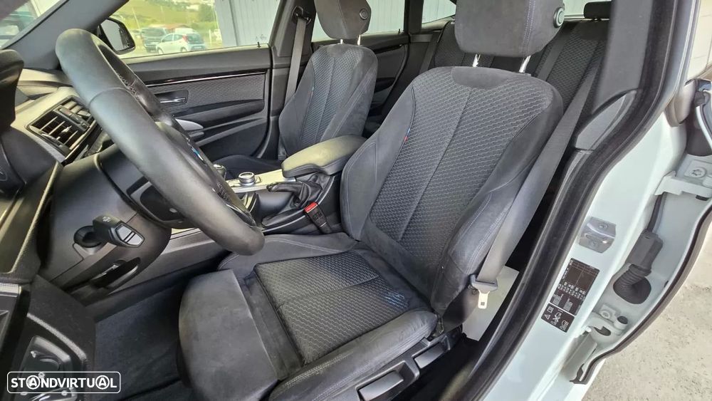 BMW 320 Gran Turismo d xDrive Pack M - 12