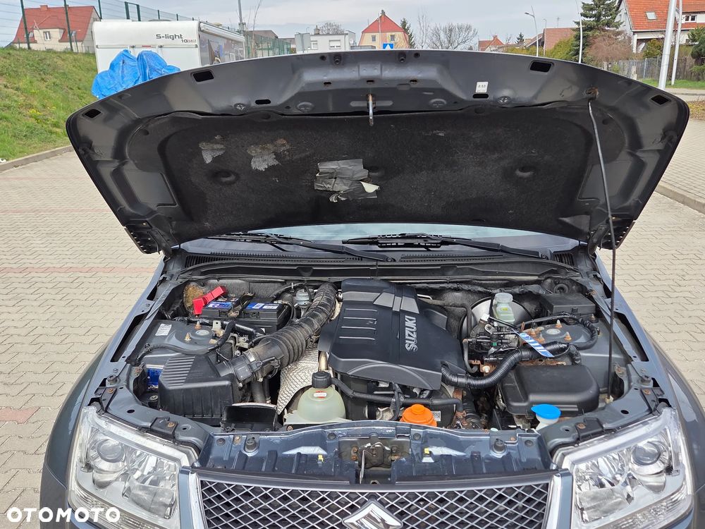 Suzuki Grand Vitara 1.9 DDiS Comfort DPF Family - 39