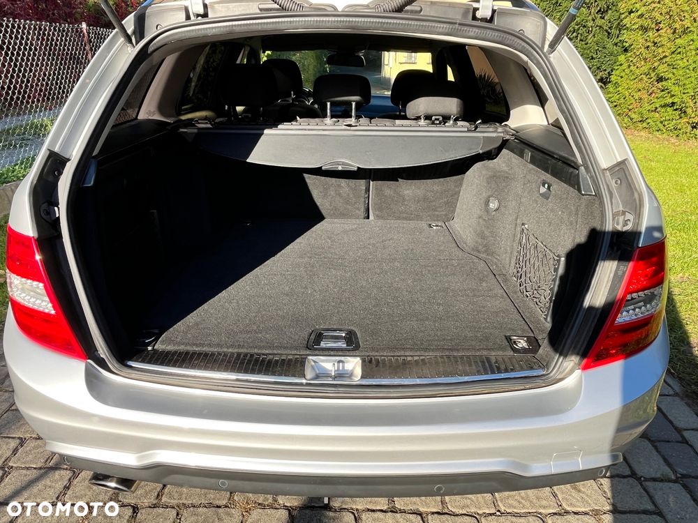 Mercedes-Benz Klasa C 220 CDI 4Matic 7G-TRONIC - 11
