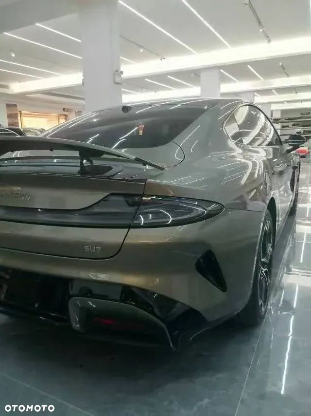 Xiaomi SU7 - 7
