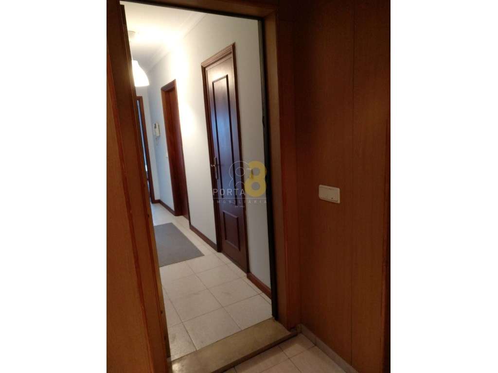 Apartamento T1 para Arrendamento - Rotunda da Areosa - Grande imagem: 5/20