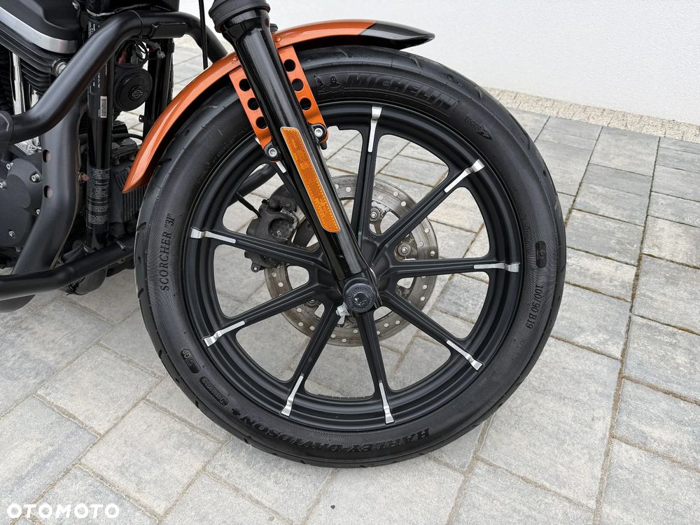 Harley-Davidson Sportster Iron 883 - 12