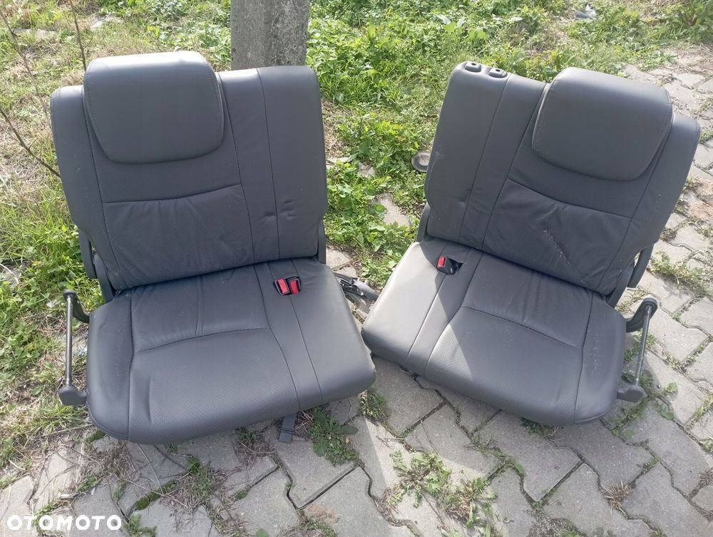 TOYOTA LAND CRUISER 120 FOTEL FOTELE 3 RZĄD - 1