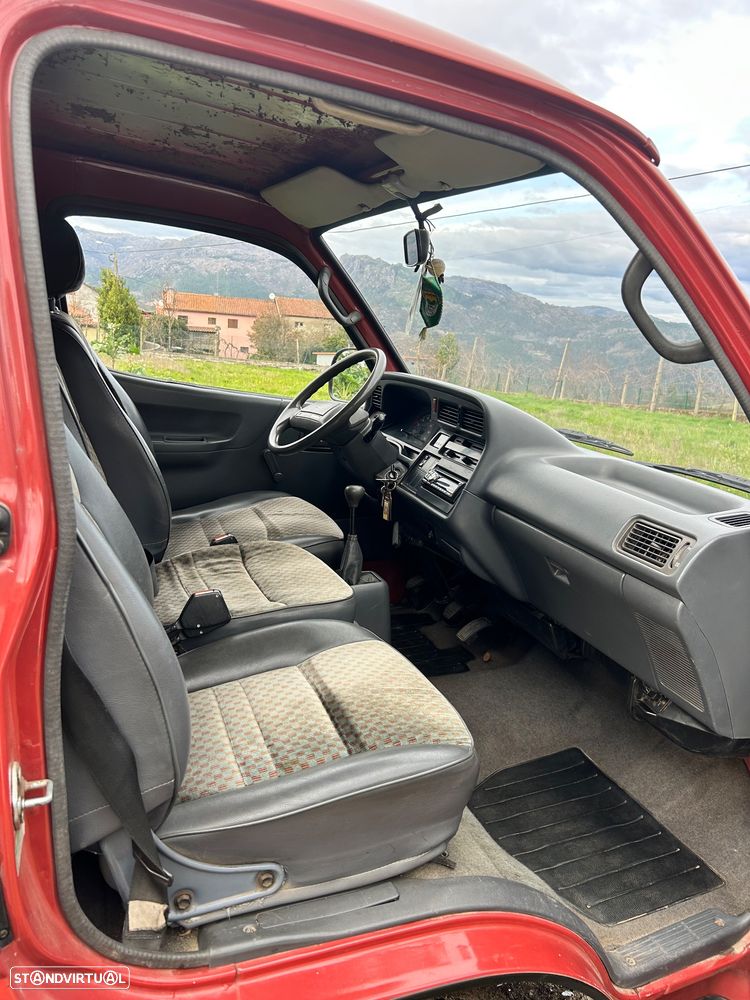 Toyota HiAce 2.4 D LH102L - 5