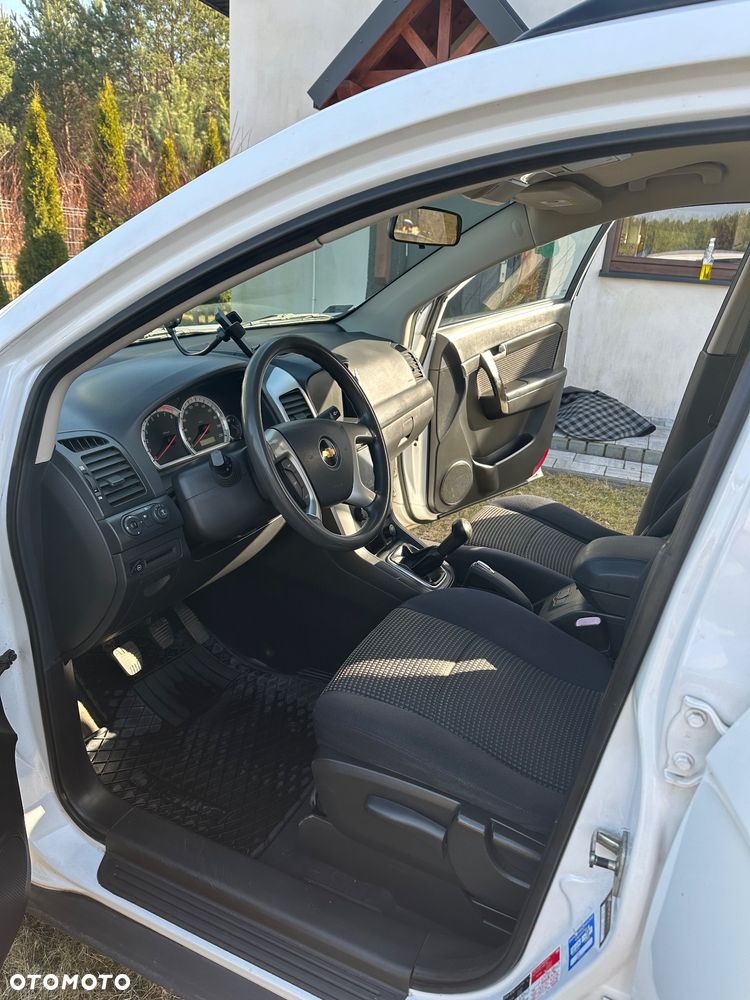 Chevrolet Captiva 2.4 LS 5os - 8