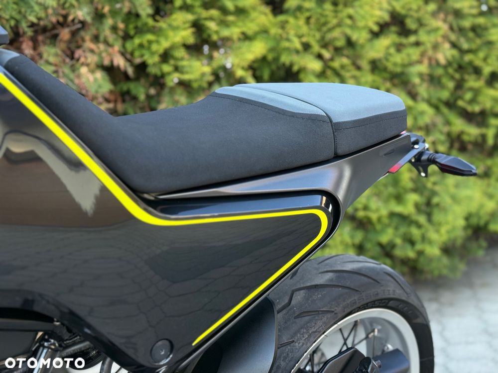 Husqvarna Svartpilen - 38