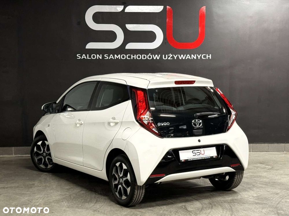 Toyota Aygo x-play connect - 4