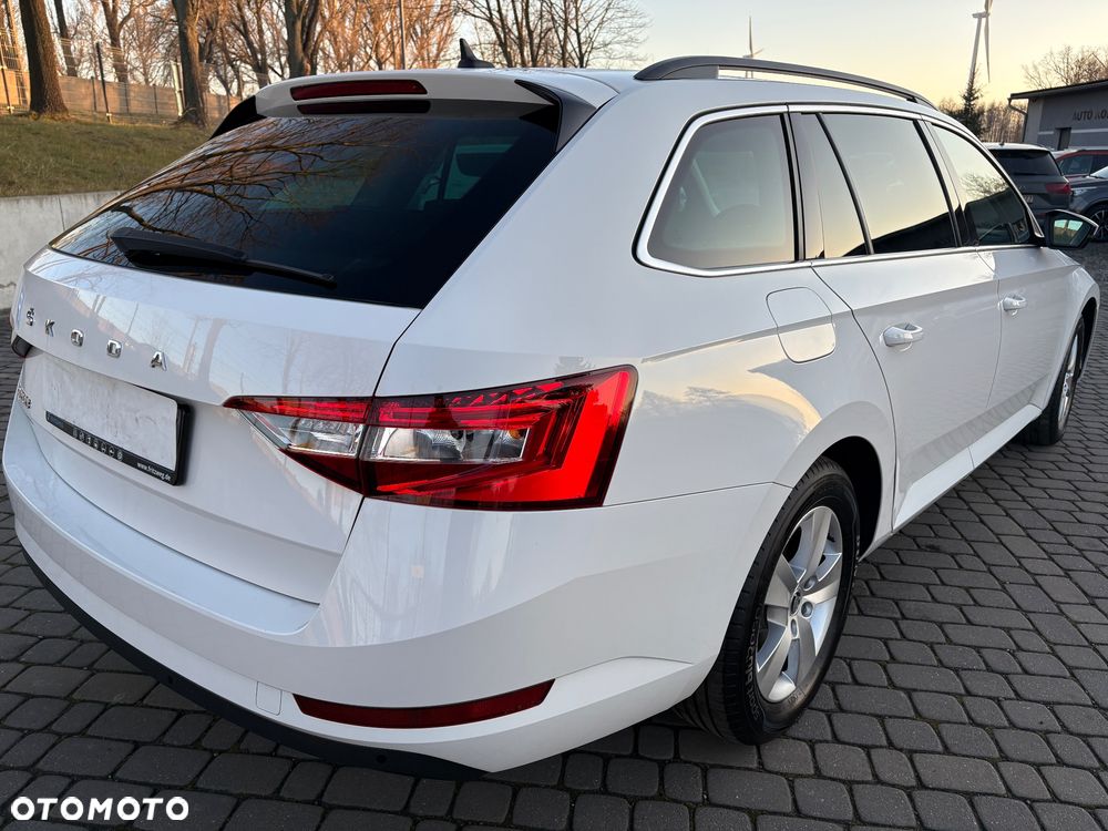 Skoda Superb 2.0 TDI Style - 12