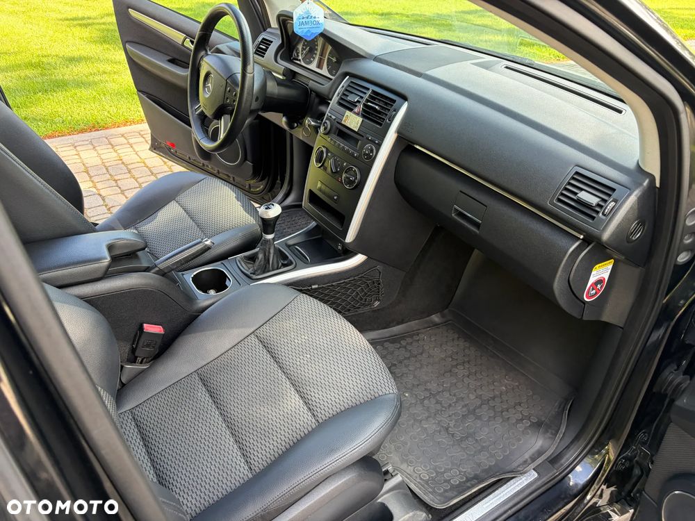 Mercedes-Benz Klasa B 180 CDI DPF - 31