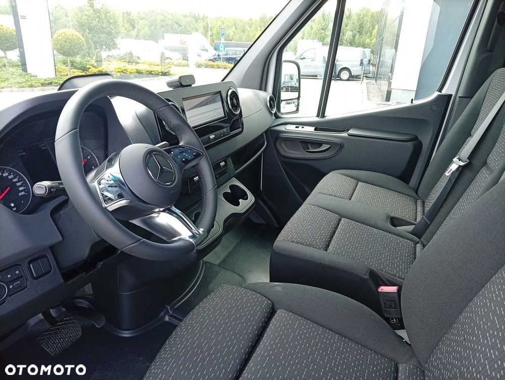 Mercedes-Benz Sprinter 319 CDI - 11