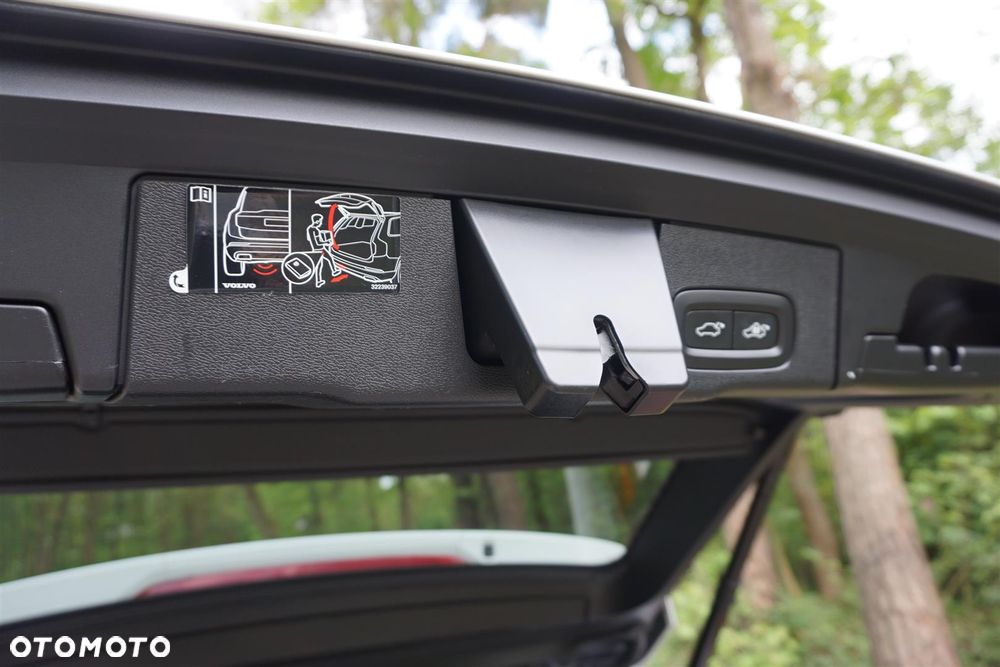 Volvo XC 60 T5 AWD Geartronic Momentum Pro - 32