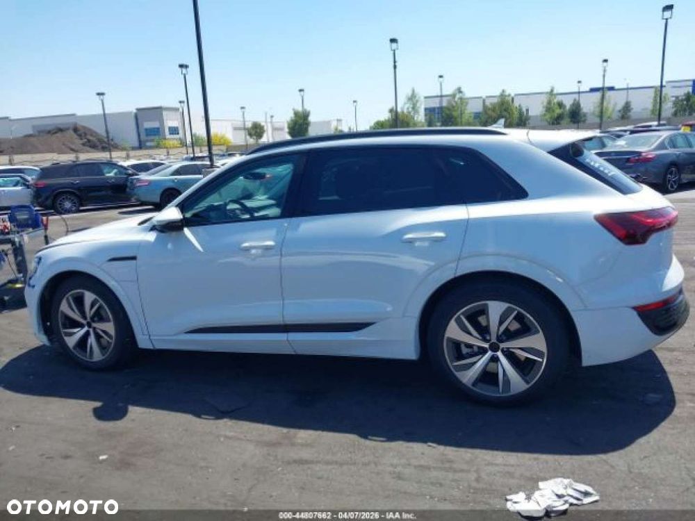 Audi Q8 e-tron - 6