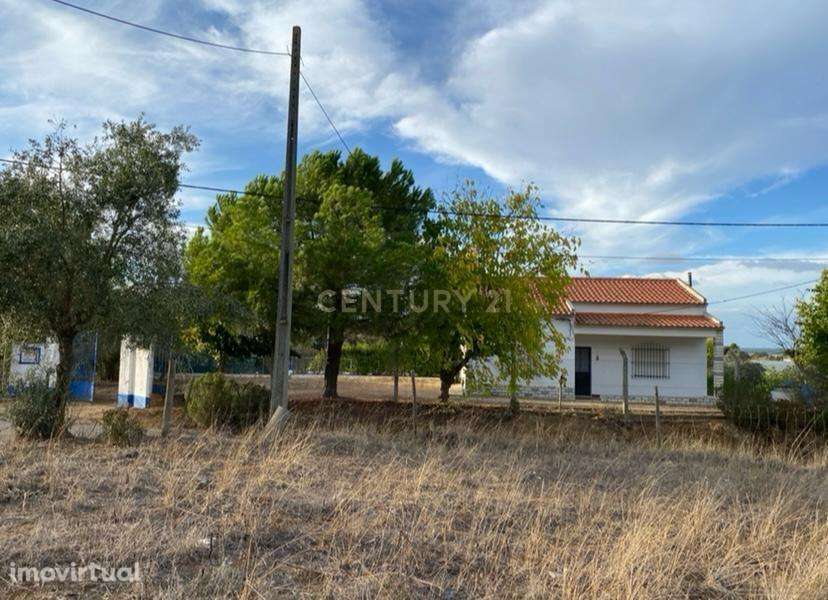 Quinta com 2,6ha, próxima da cidade de Montemor o Novo - Grande imagem: 3/27