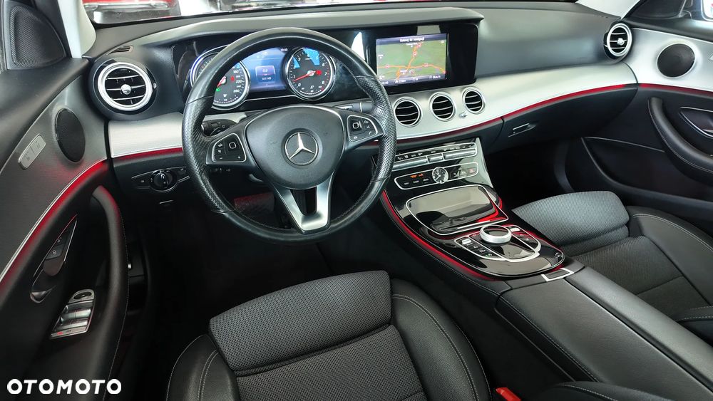 Mercedes-Benz Klasa E 200 T 9G-TRONIC Avantgarde - 27