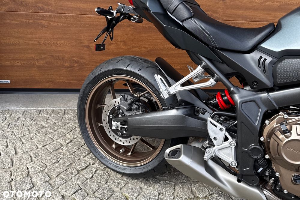 Honda CB - 10