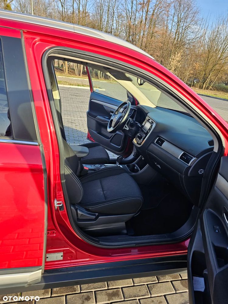 Mitsubishi Outlander 2.0 Intense + 4WD CVT - 9