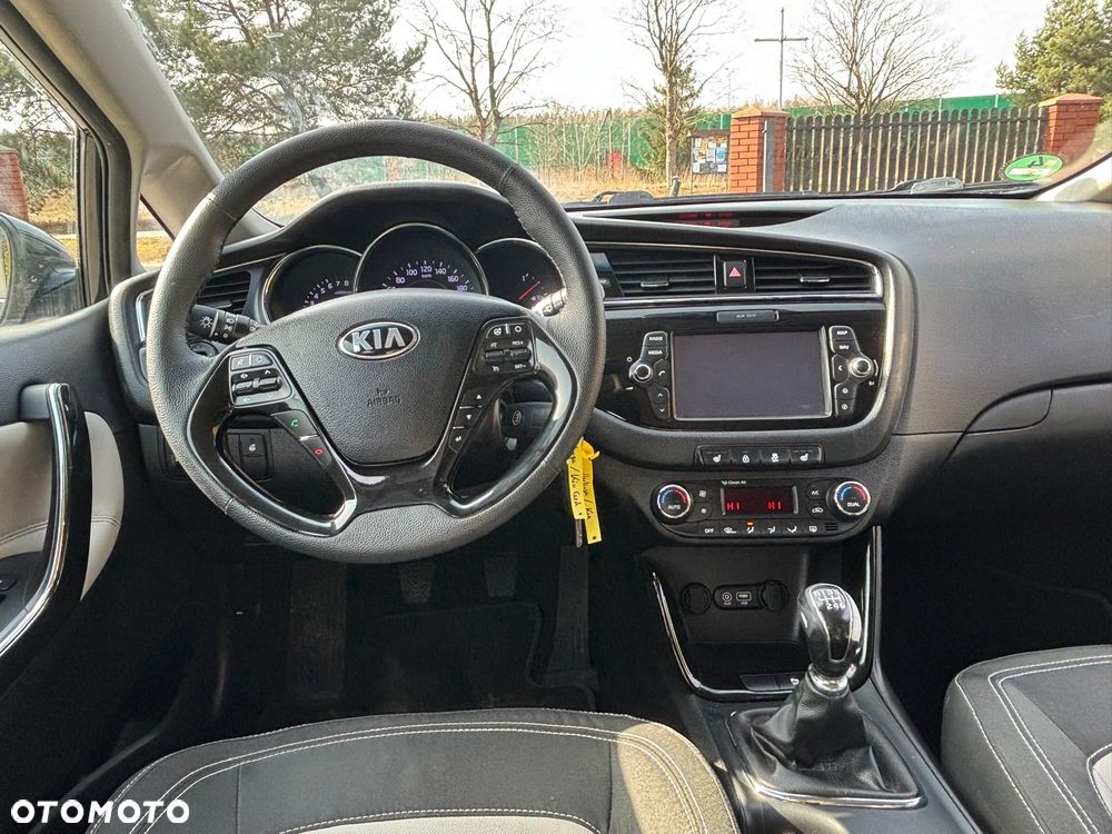 Kia Ceed 1.6 GDI Platinum Edition - 31