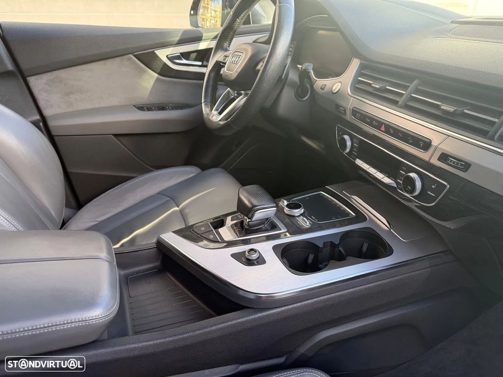 Audi Q7 3.0 TDI quattro S-line Tiptronic - 26