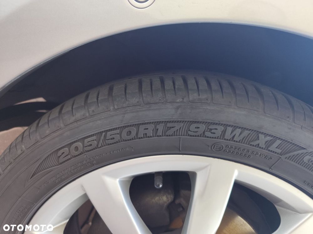 Volkswagen Golf 1.6 TDI BlueMot Comfortline DSG - 27