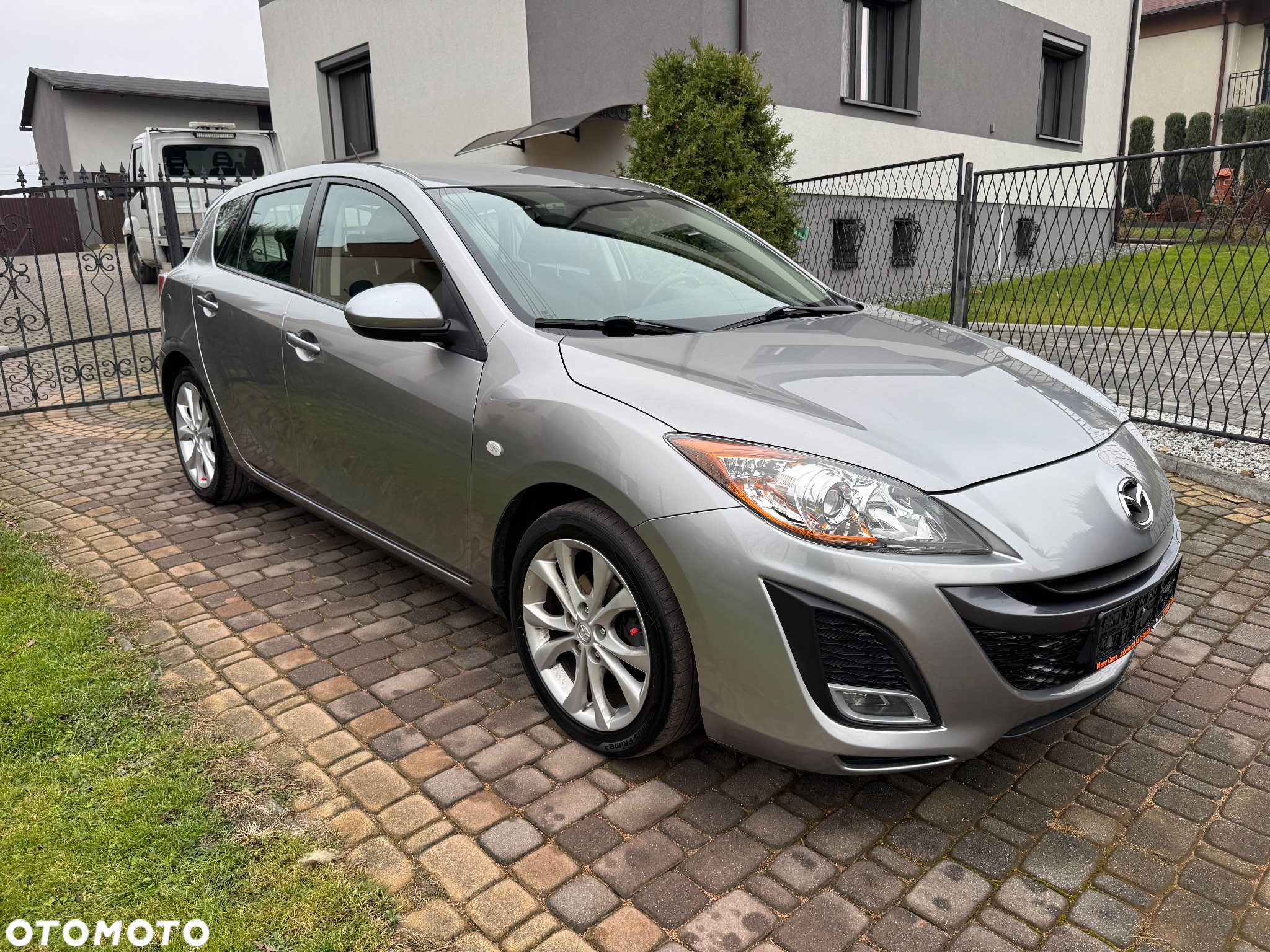 Mazda 3 1.6 Exclusive + - 3