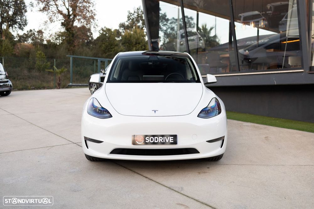 Tesla Model Y Long Range Dual Motor AWD - 4