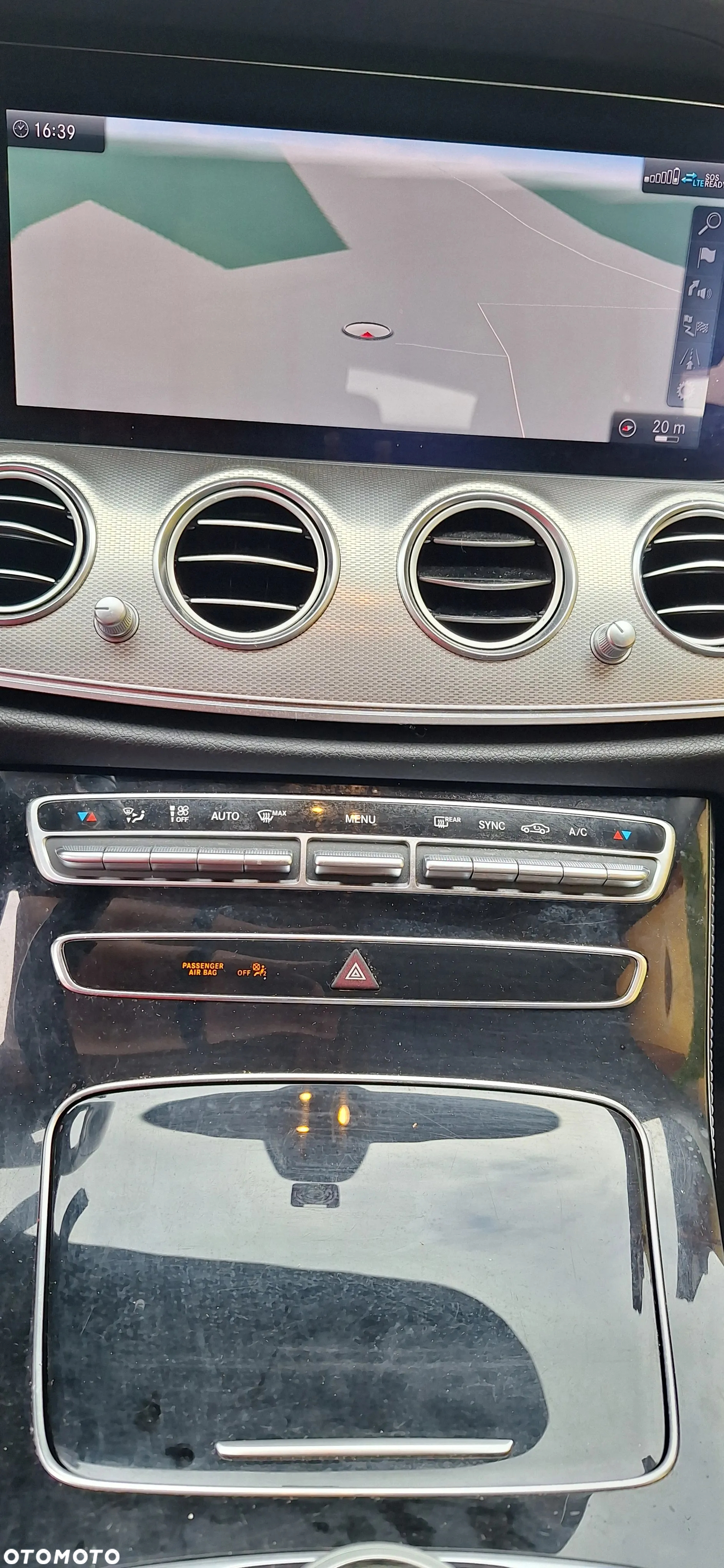 Mercedes-Benz Klasa E 220 d 4Matic T 9G-TRONIC - 17