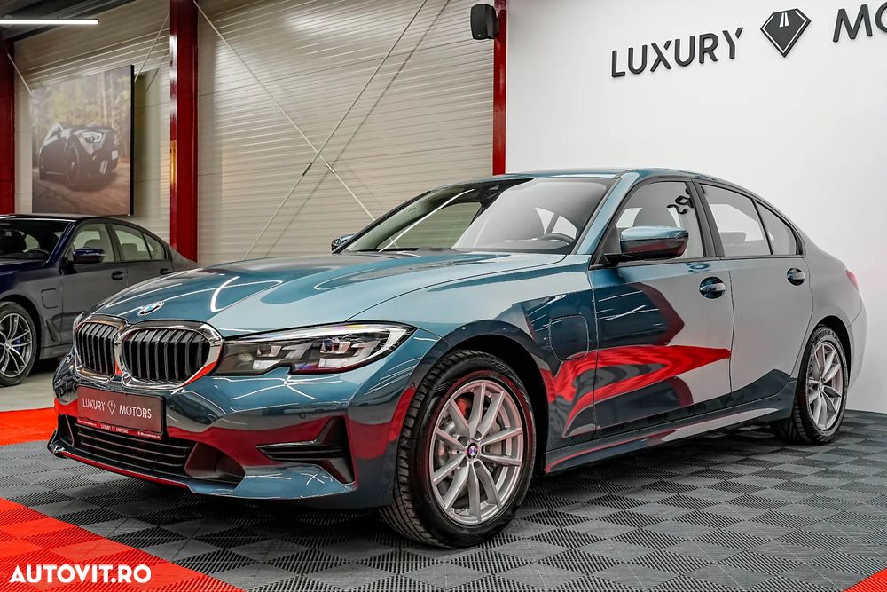 BMW Seria 3 330e xDrive Aut. Sport Line - 1