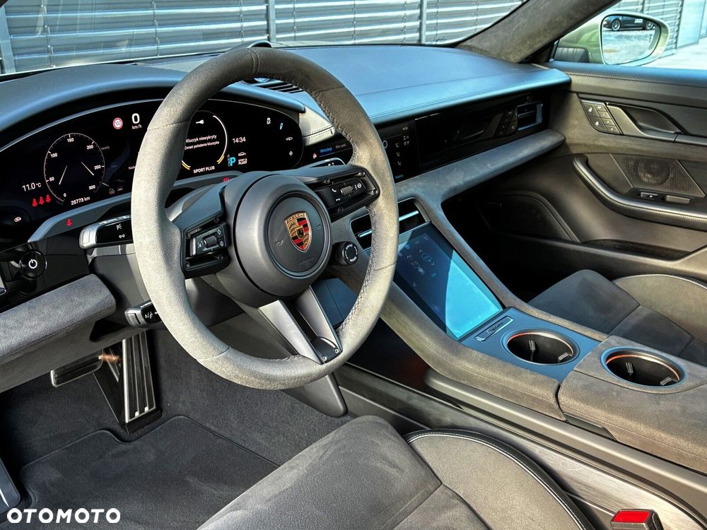Porsche Taycan - 23