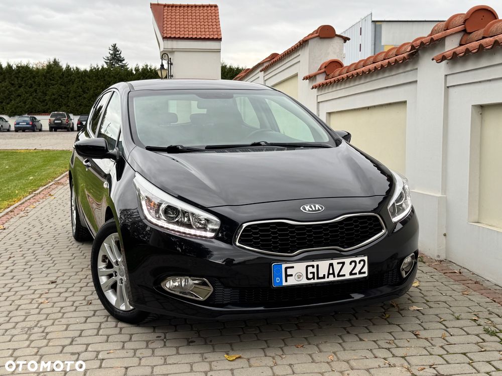 Kia Ceed - 8