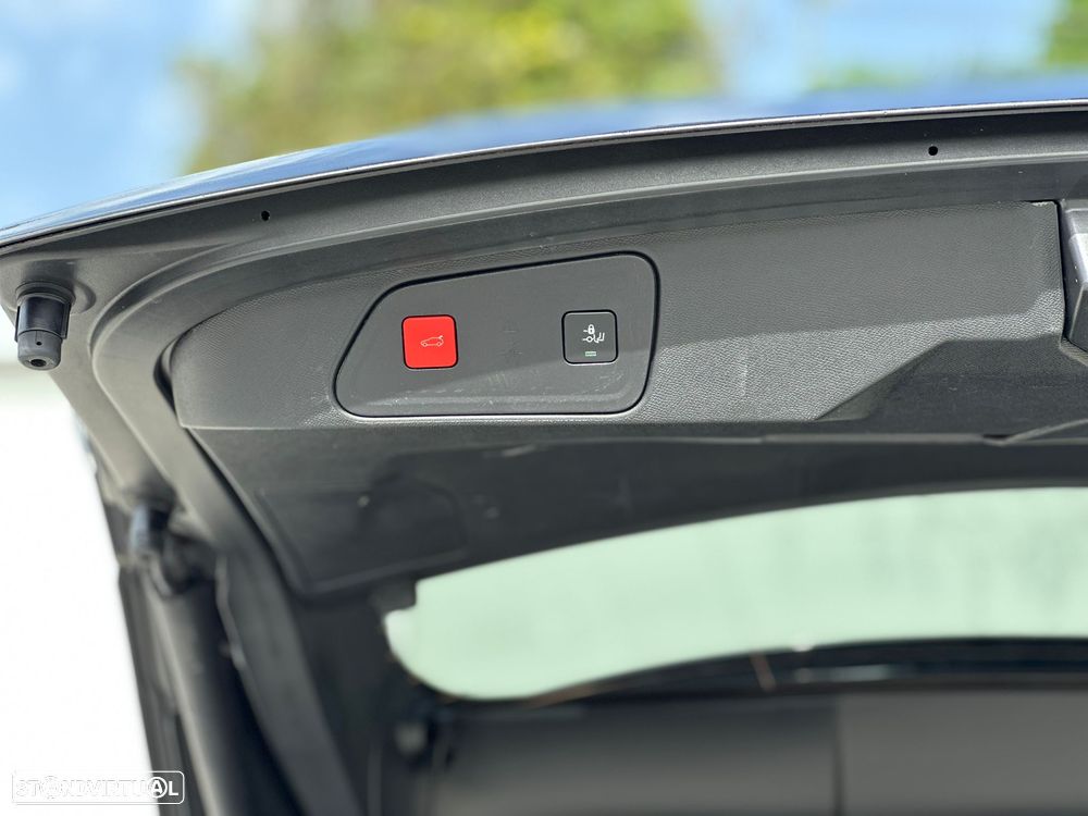 Peugeot 3008 1.6 Hybrid Allure e-EAT8 - 12