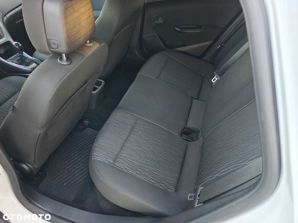 Opel Astra 1.4 Turbo - 10