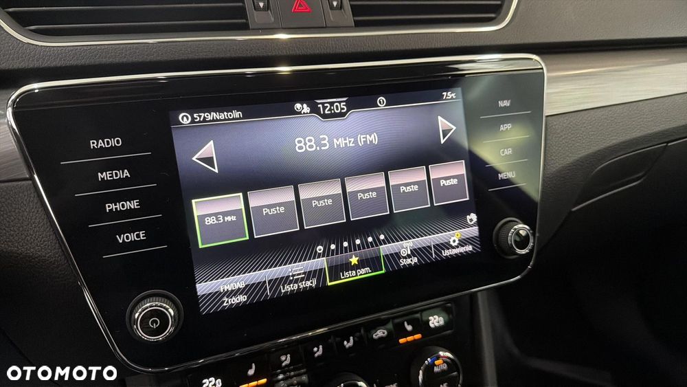 Skoda Superb 2.0 TDI SCR Style DSG - 28