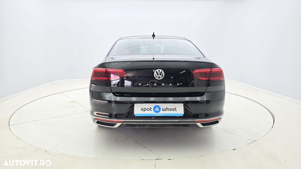 Volkswagen Passat 2.0 TDI DSG Highline - 7