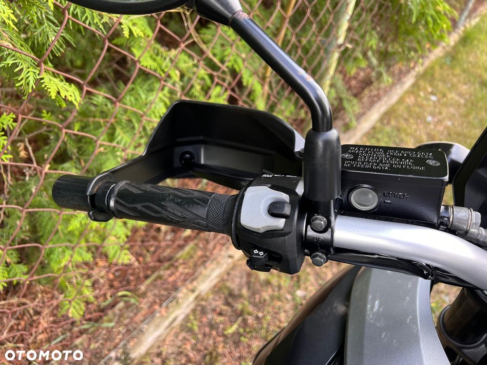 Suzuki V-STROM - 14