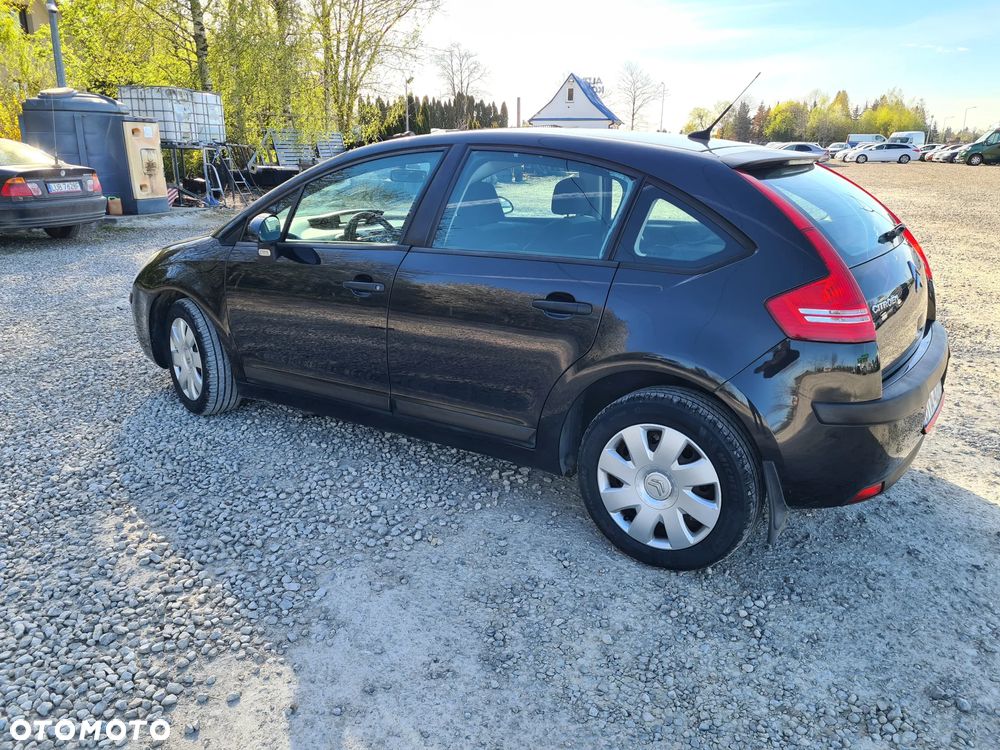 Citroën C4 1.4 16V Style - 4