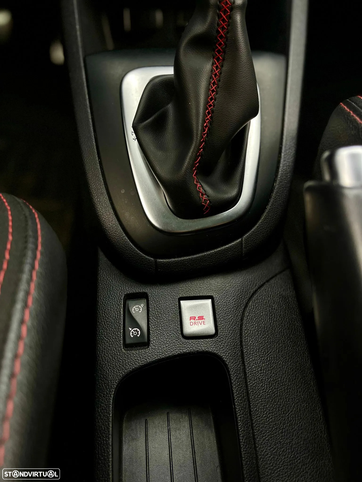 Renault Clio 1.6 Turbo R.S. EDC Sport - 17