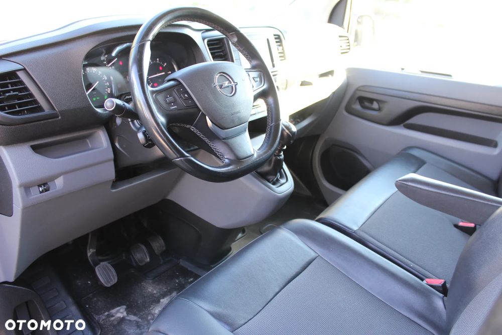 Opel Vivaro - 17