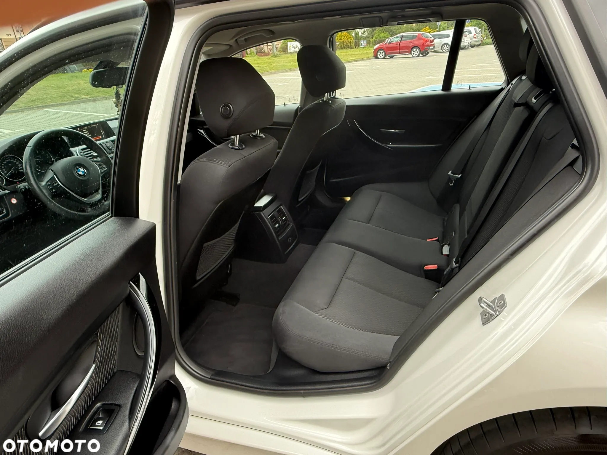 BMW Seria 3 318d Sport Line Shadow - 26